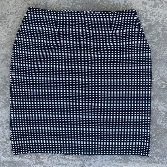 SOLD 2/$16 Jones Studio Black and White Striped Skirt - Picture 3 of 10